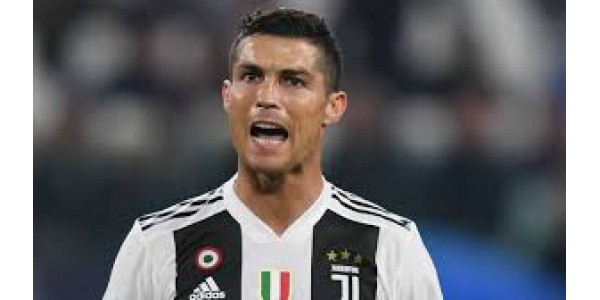 Sorrentino nie może wymieniać koszulek z Ronaldo